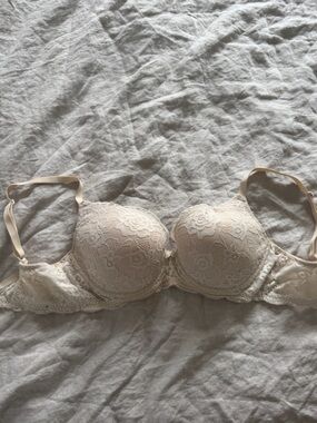 Lace Underwire Bra in Cream